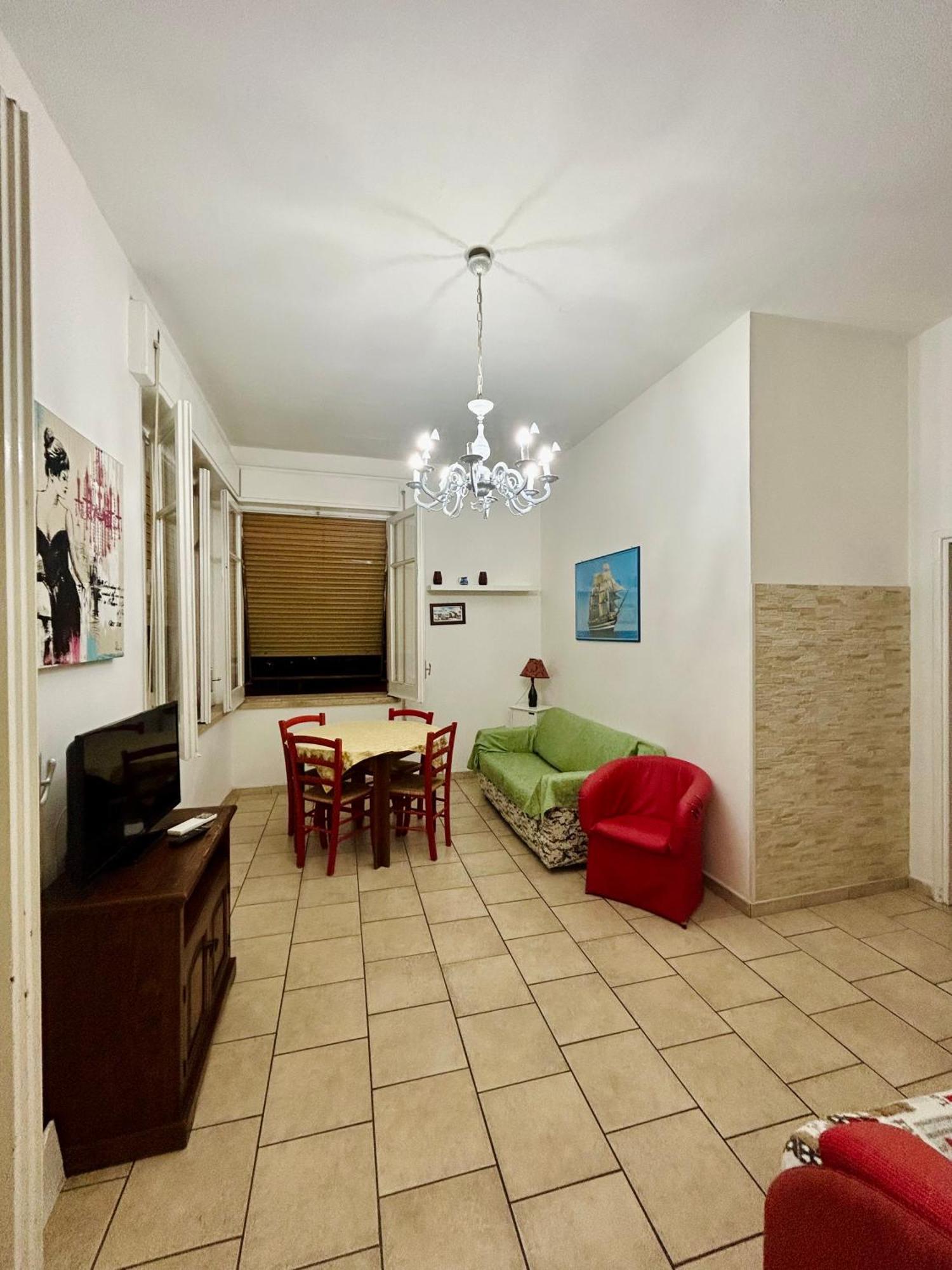 Holiday House Maurizio Формія Екстер'єр фото